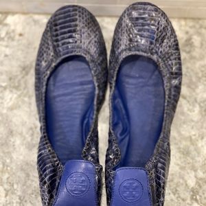 Preloved Tory Burch Snake Skin Stretchy Flats
